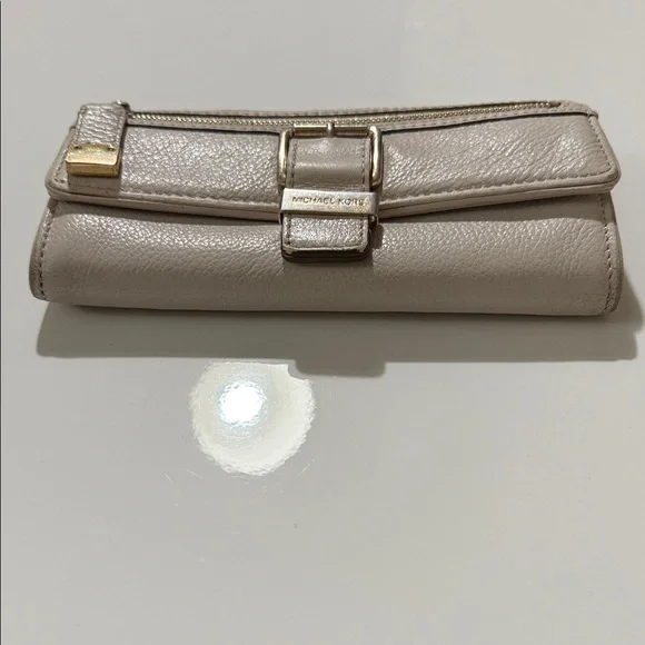 Michael Kors Beige Leather Wallet with Buckle - Picture 3 of 16